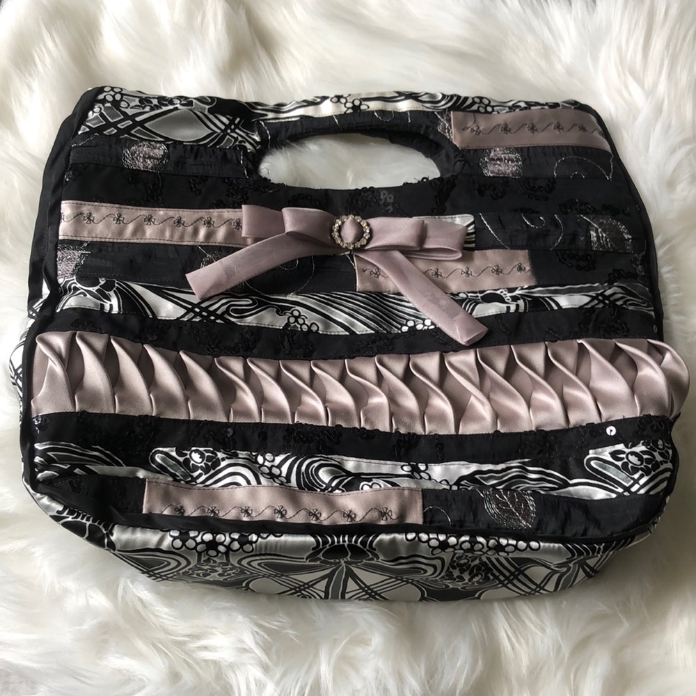 Fancy Pants Clutch purse - Beige and Black